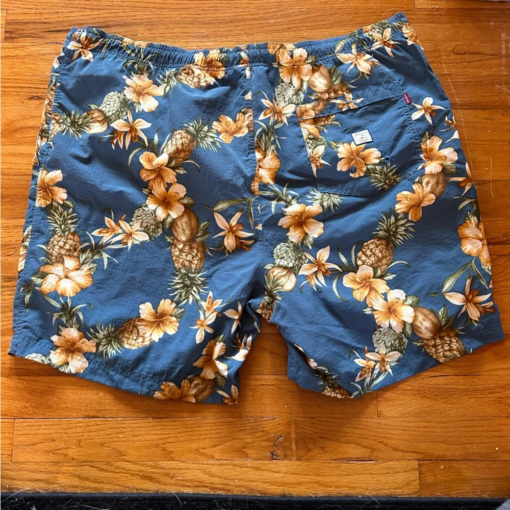 Tommy Bahama Blue and Yellow Floral Swim Shorts Size xxl🌴host pick🌴 - Picture 2 of 4